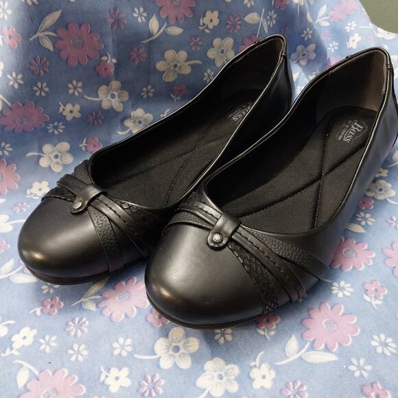 Bass Shoes - 3269 Size 9M Bass Go-To-Comfort Flats.